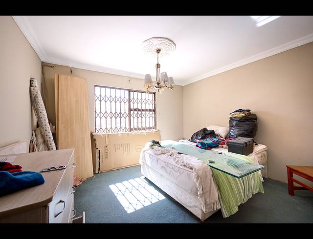 8 BEDROOM HOUSE FOR SALE IN NOORDWYK